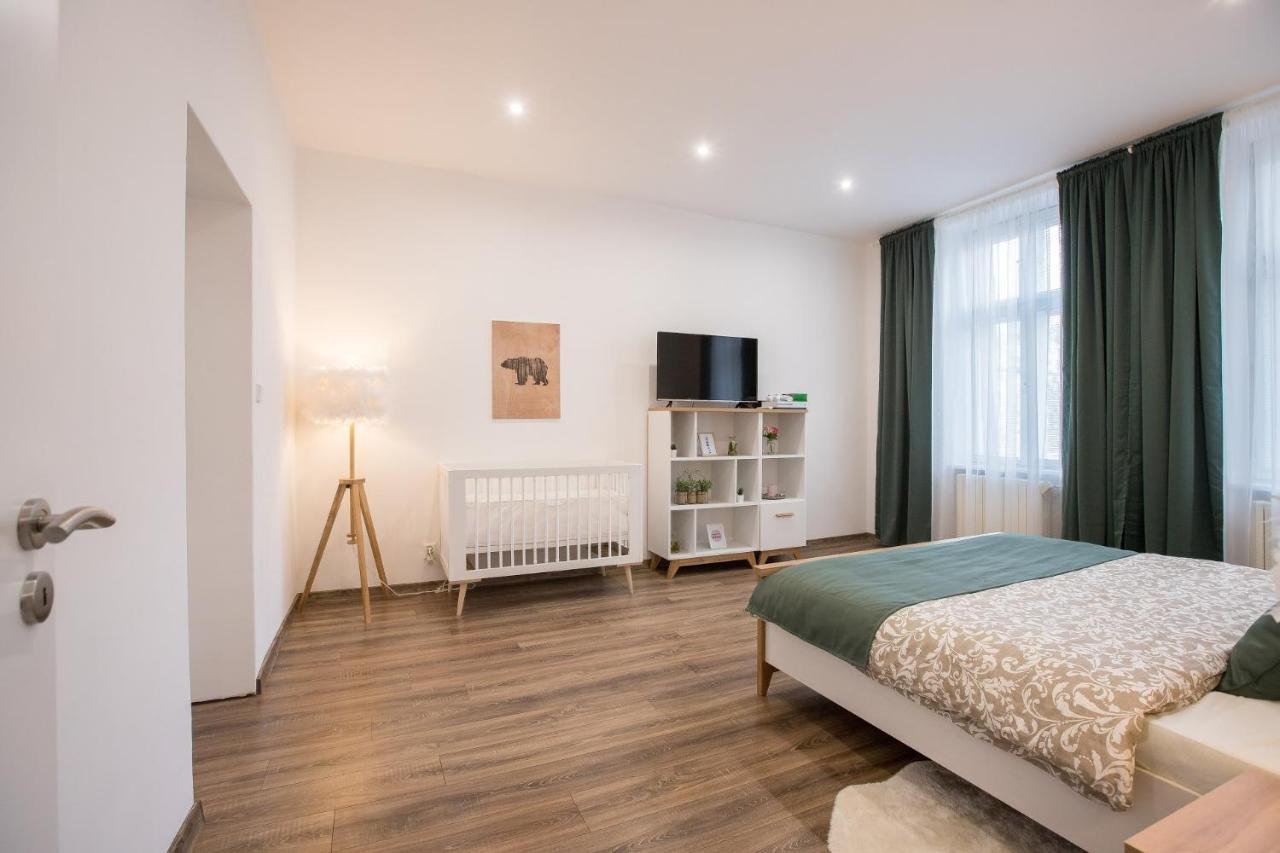 Family Apartment Ostrava Extérieur photo